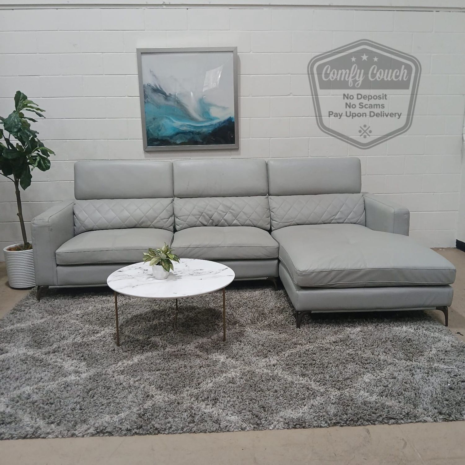 ๐๏ธSofia Vergara Leather Sectional Sofa (Delivery Available!! )