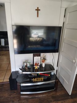 Large Flat Screen TV Wall Mounted