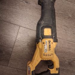 60v Flexvolt Saw