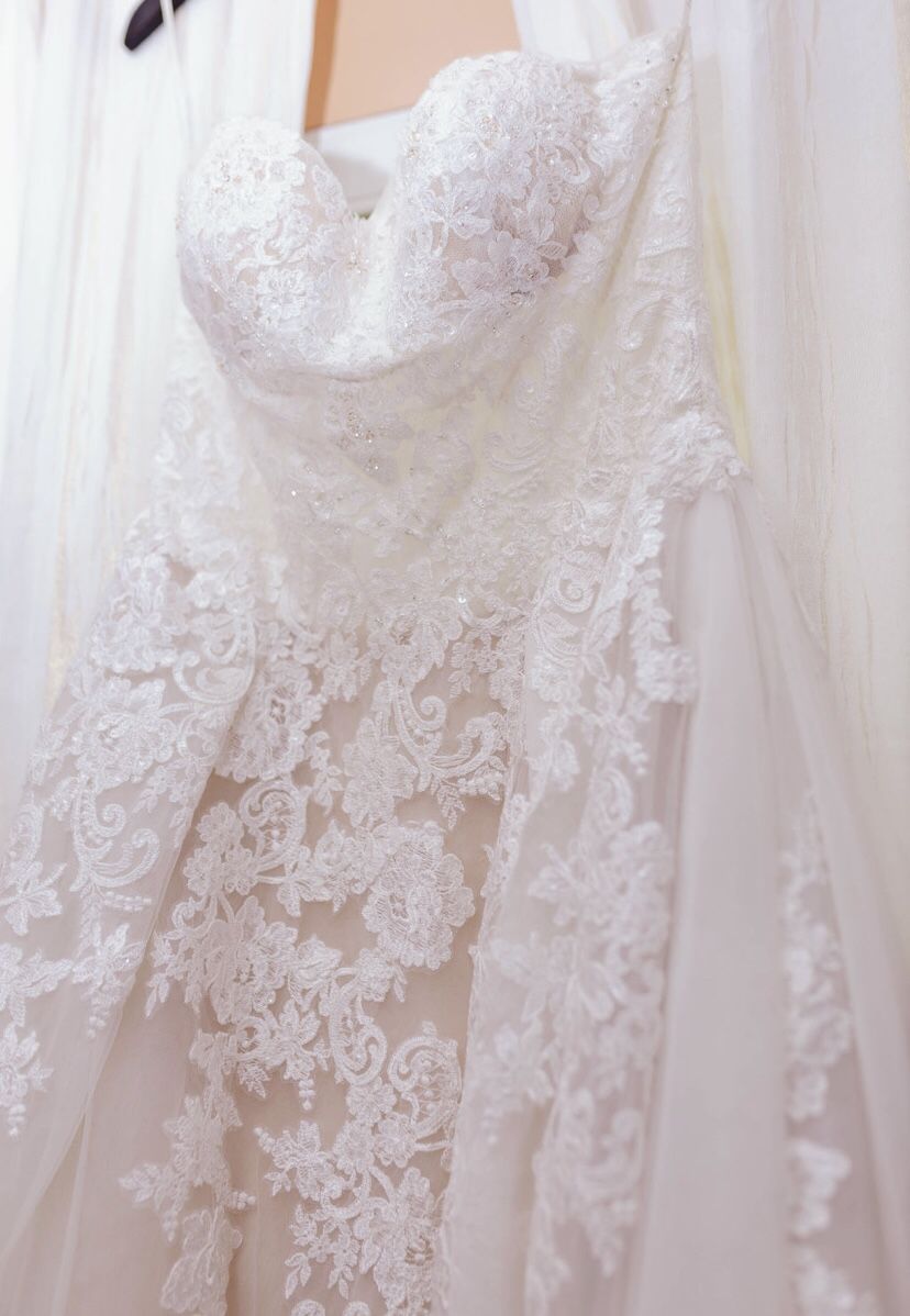 DAVID’S BRIDAL Wedding Dress