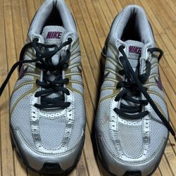 Nike Shox Size 8 Women