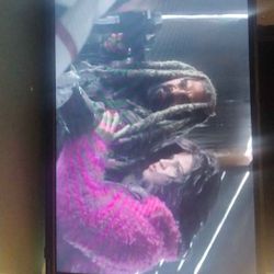 32 Inch Insignia Roku TV W/ Remote