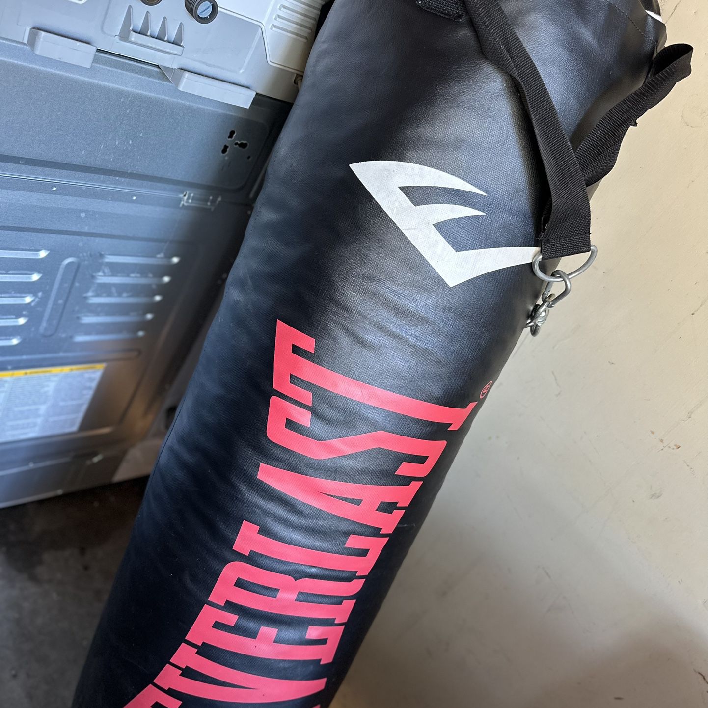 How To Install A Heavy Bag- A STEP BY STEP GUIDE FOR YOUR HOME GYM