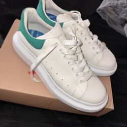 Alexander McQueens Size 12