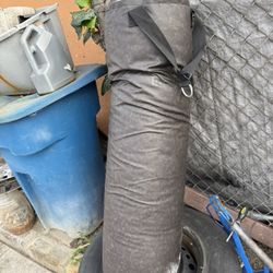 Punching Bag Heavy No Rips Or Tears 