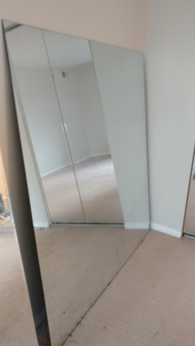 Mirror 3 different sizes (great for home gym)
