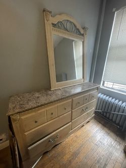 Dresser With Mirror