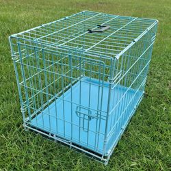 Blue Dog Crate With Tray Measures 24"L x 16.5"W x 19.5"H