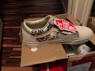 Women’s vans size 7