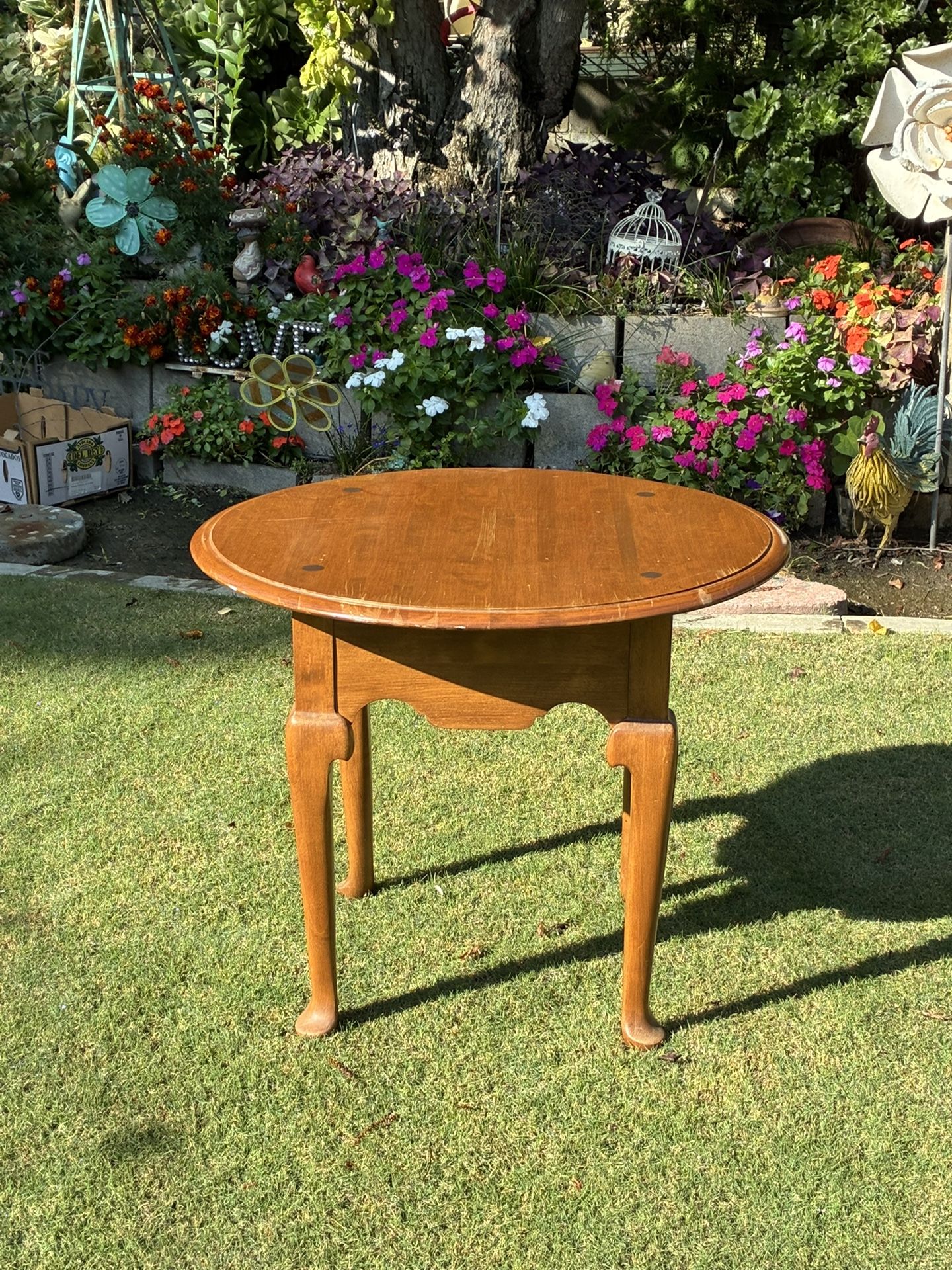 ✨Ethan Ellen End Table ✨