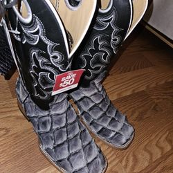 Pirarucu Boots Size 9 Brand New 