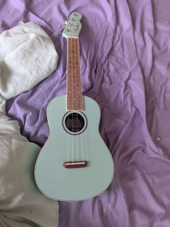 Fender Ukulele seafoam green