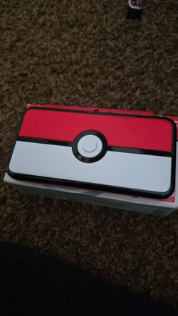 Nintendo 2DS XL - PokeBall Edition - Pristine Condition