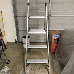 Step ladder