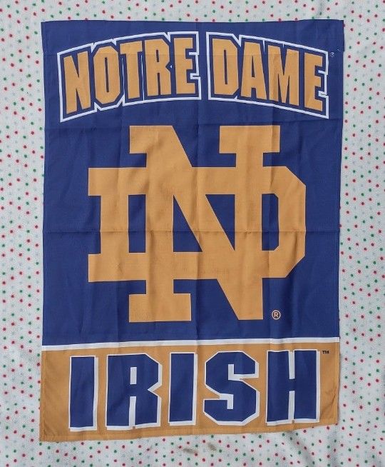 NOTRE DAME FIGHTING IRISH LOGO FONT VERTICAL FLAG 28" X 40"