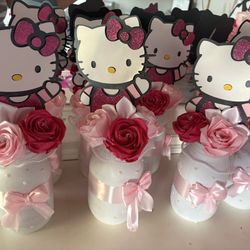 Hello Kitty Center Piece 