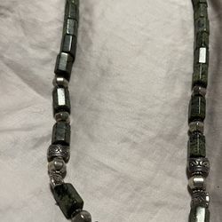 Green Serpentine Stone And Silver Beaded Necklace 
