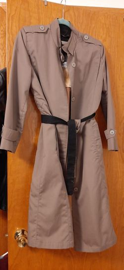 Vintage Ladies Misty Harbor Taupe Raincoat 6 P.