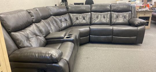 New recliner sectional couch / free delivery