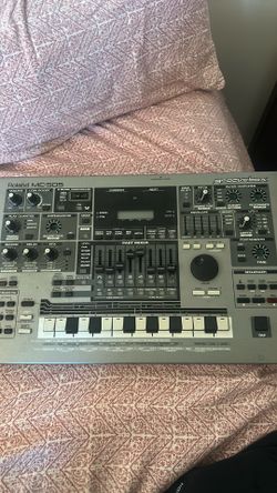 Roland MC-505 Groovebox