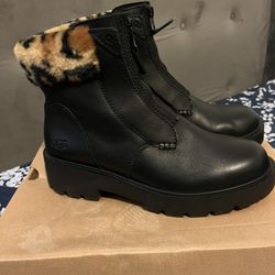 UGG Black Boots Size 8.5 In Woman 