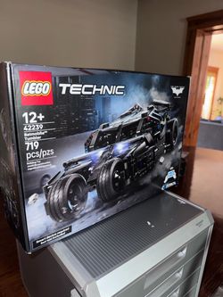 LEGO Technic Batmobile Tumbler 42239
