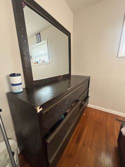 FREE DRESSER