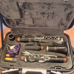 Buffet Crampon Clarinet (E11) + Stand & Case – Excellent Condition