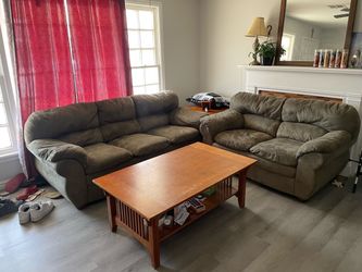 Green three piece couch, loveseat, chair set