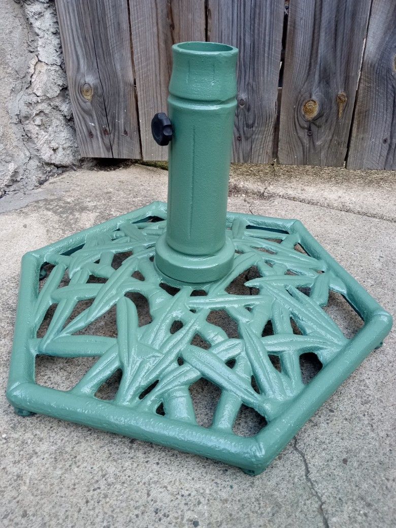 Beautiful Bamboo Heavy Duty Cast Iron Umbrella Stand