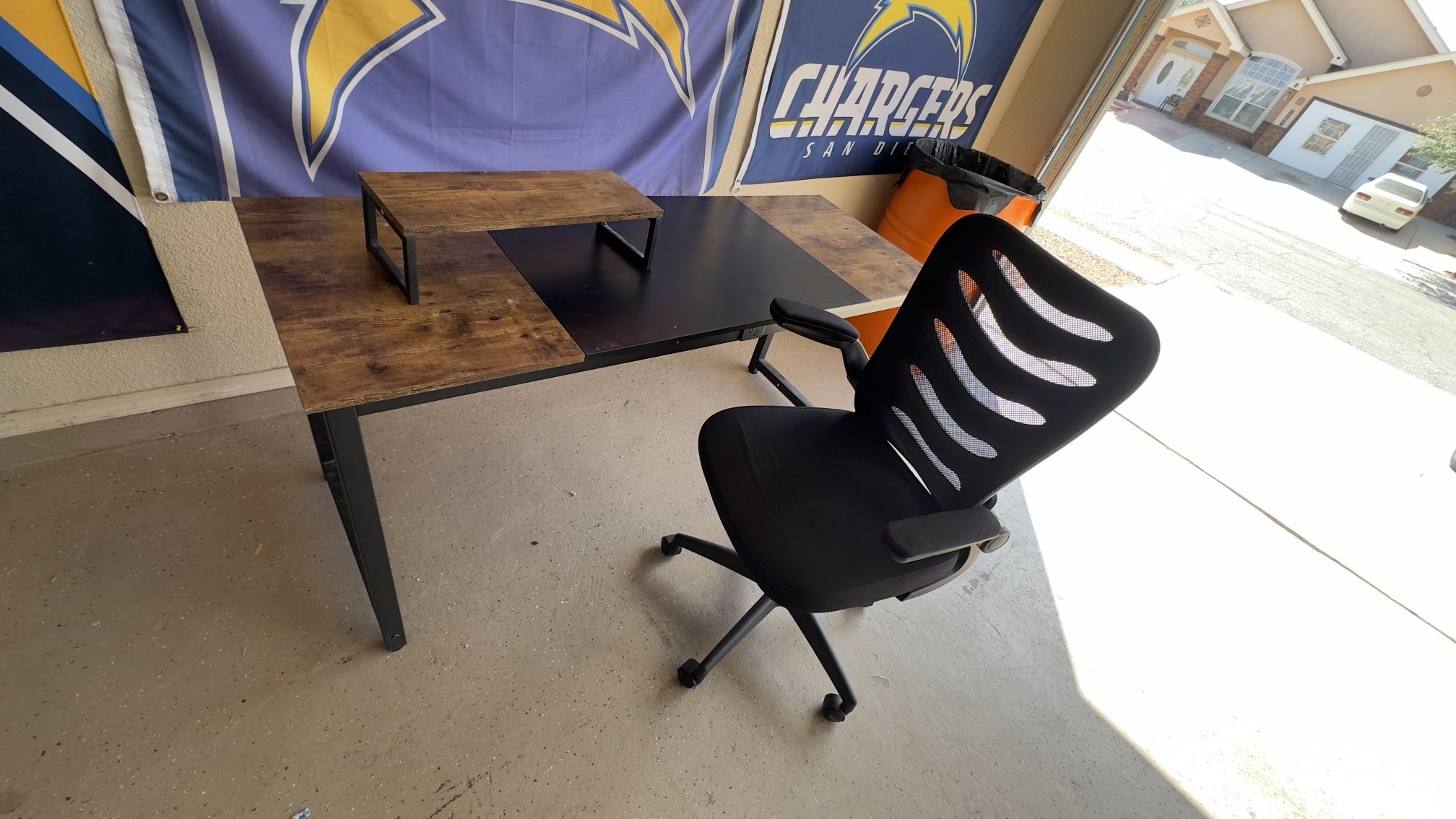 Desk And Chair 