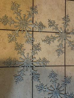 Snow flake hanging decor