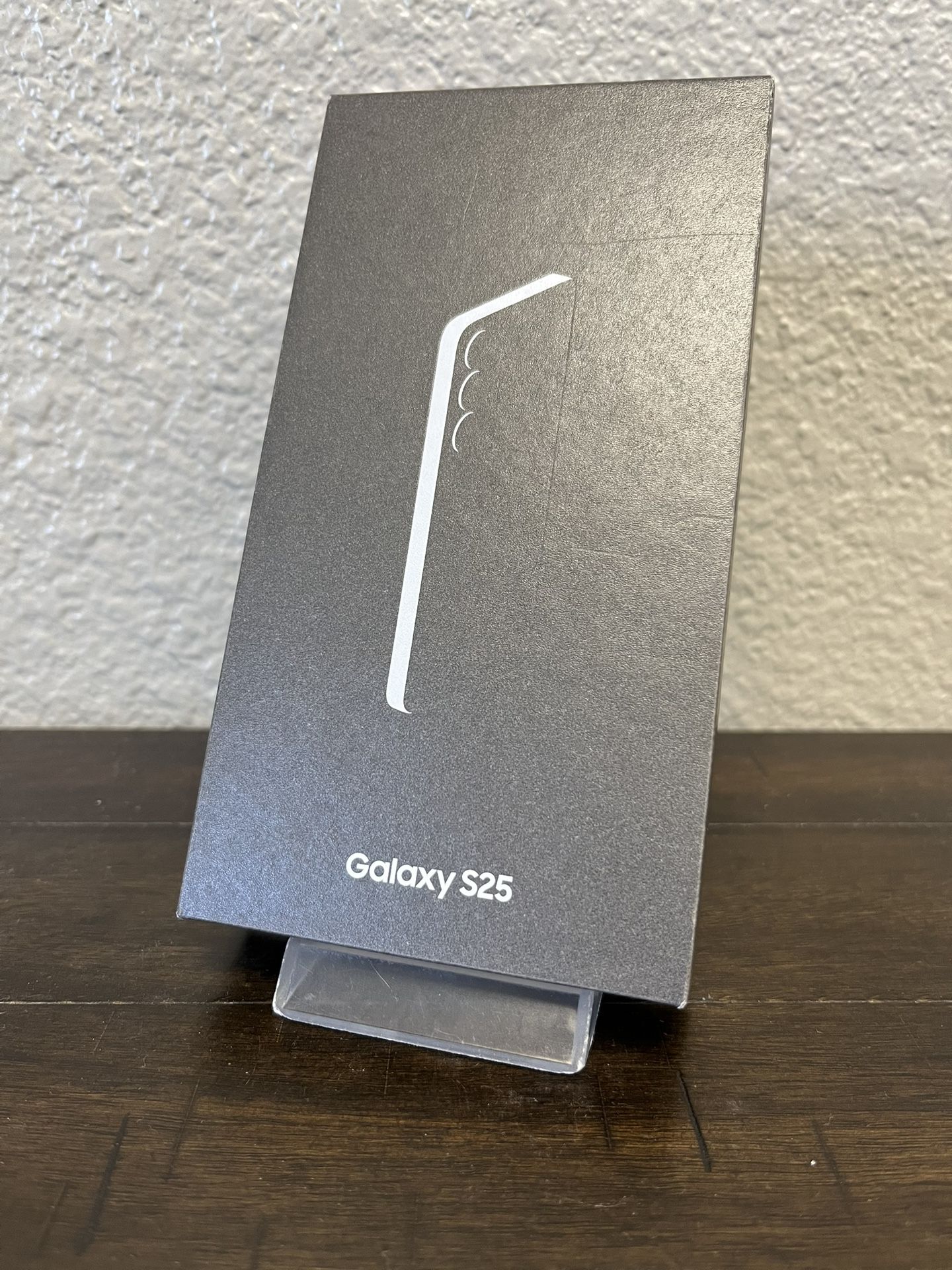 August Promo ☀️ Samsung Galaxy S25 Unlocked 256GB - Silver Shadow