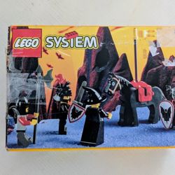 LEGO CASTLE FRIGHT KNIGHTS 1998  SET 6031