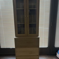 Storage cabinet