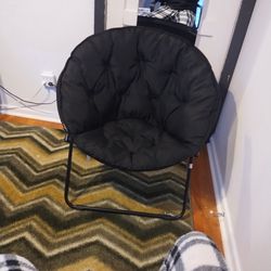 BRAND NEW saucer chair 