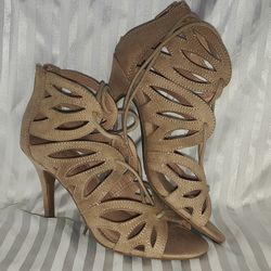 Faux Suede Tan Heels Size 6