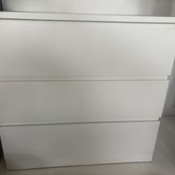 Like New IKEA Malm Dresser And Matching Mirror 
