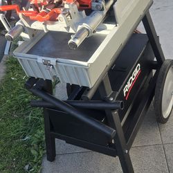 Maquina para aser roscas  de 2 pulgadas