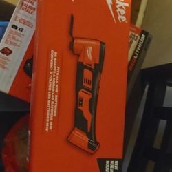 Milwaukee M18 Multi-tool 