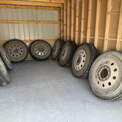 11r24.5 Tires W. aluminum rims