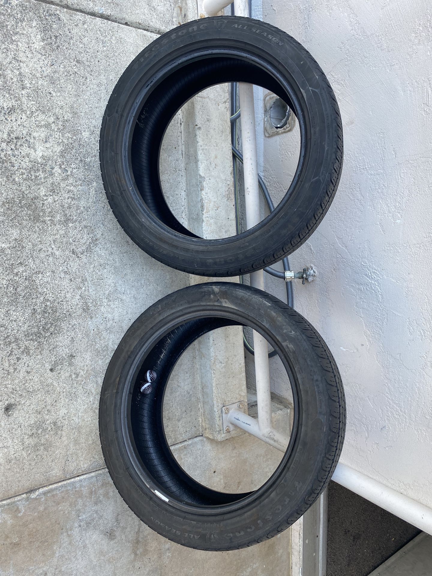 235/45R18