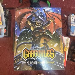 NECA Disney's Gargoyles Ultimate Hudson Action Figure