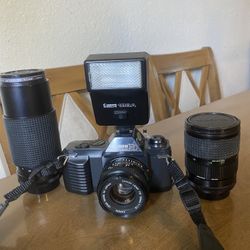 Vintage Canon Cámara With Lens