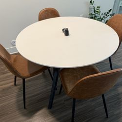 Table with 4 Chairs 