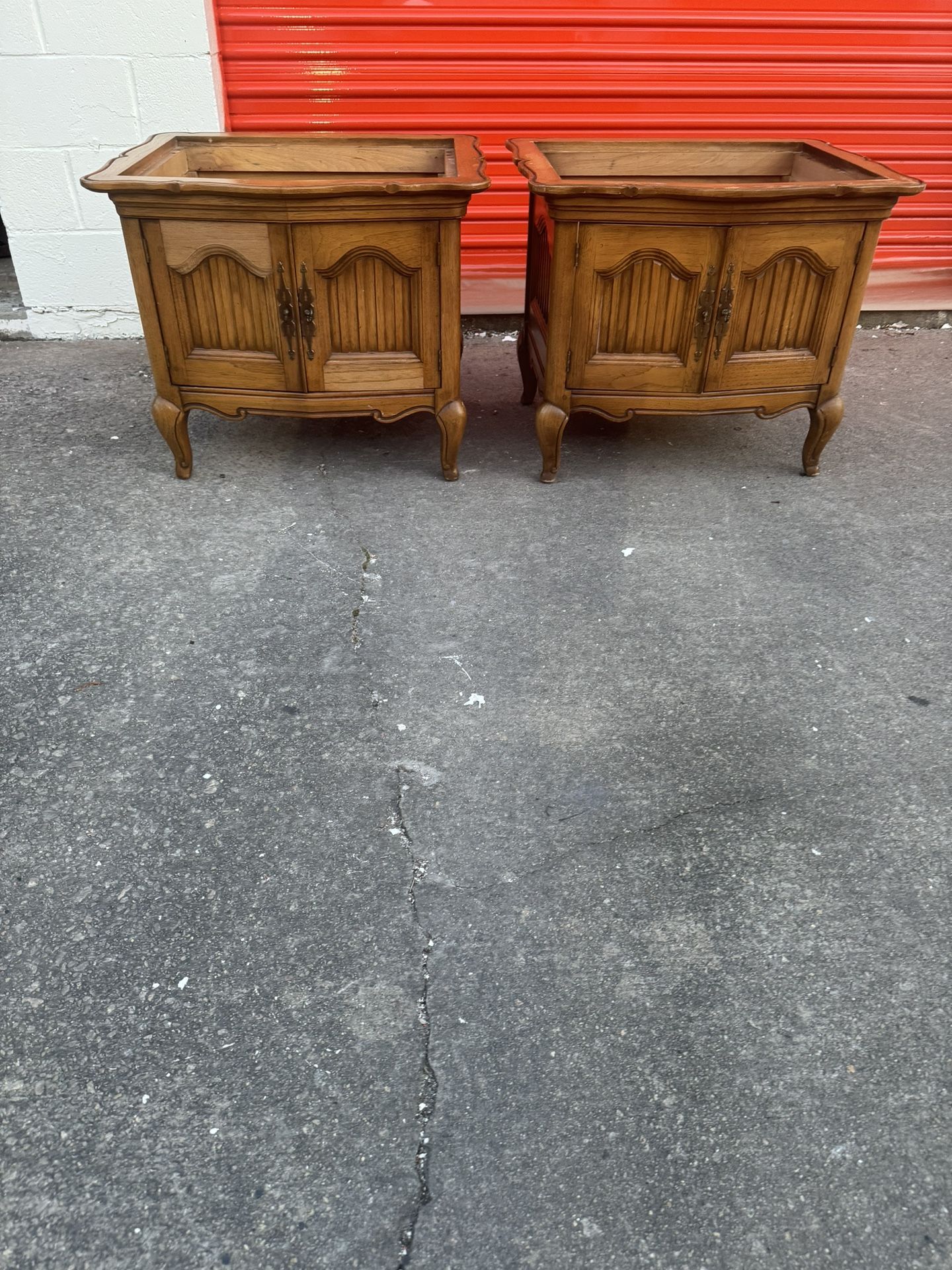 2 wooden end tables
