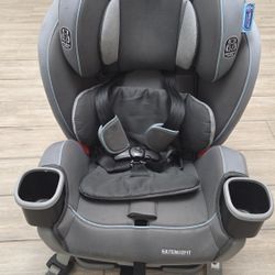 Graco Extend2Fit 3‑in‑1 Car Seat – Excellent Condition