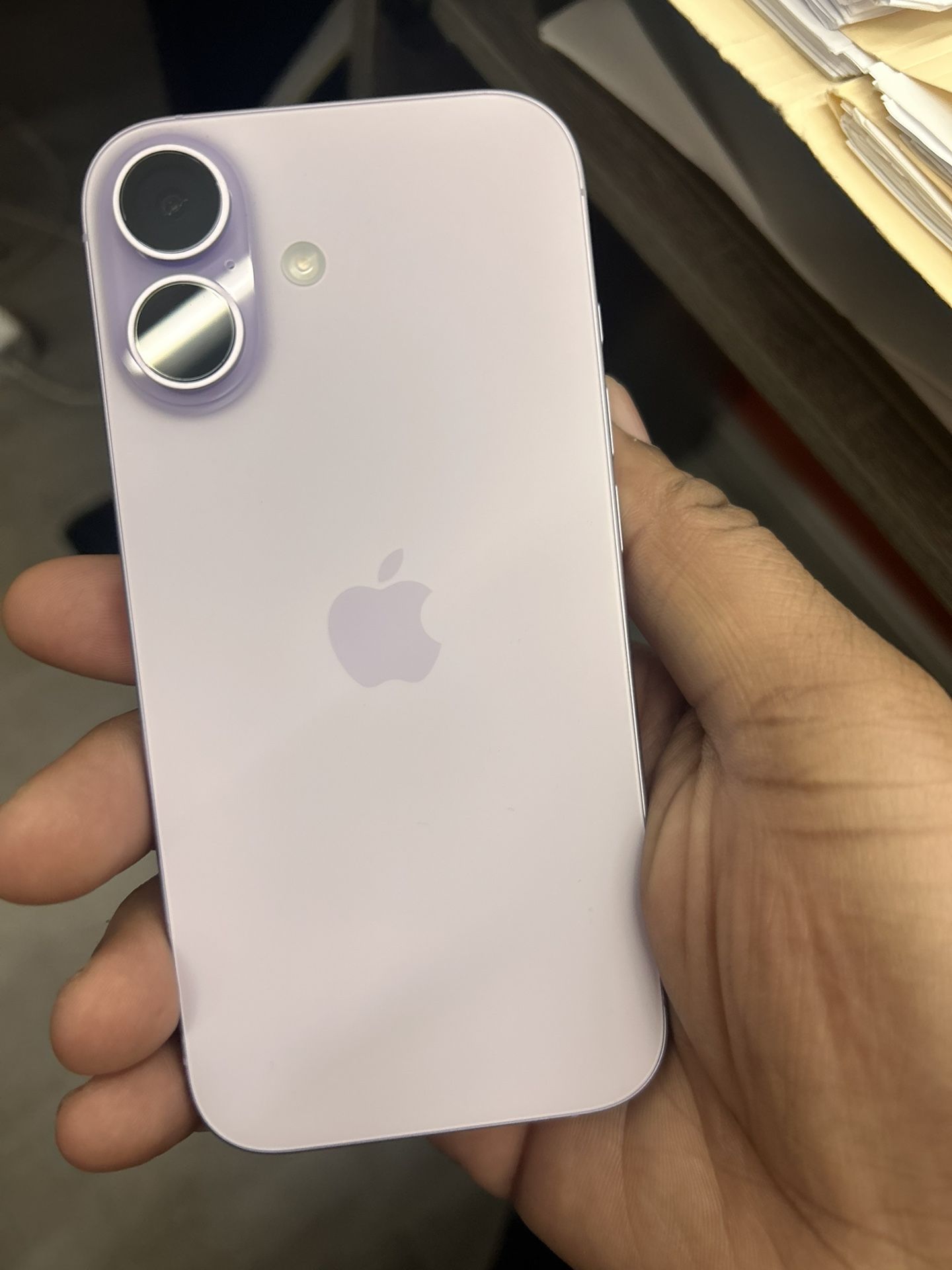 iPhone 17 At&T 256 Gb Lavender