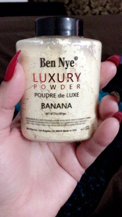Ben Nye Luxury Powder Banana