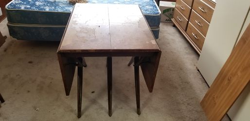 Vintage 6 Legged Table.